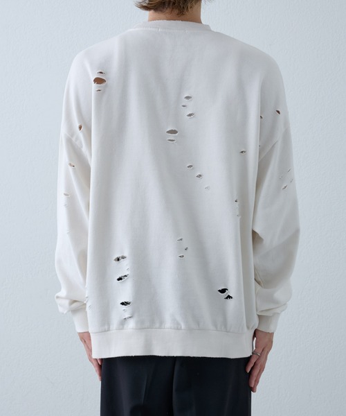 COLONY 2139（コロニートゥーワンスリーナイン）の「ピグメントダメージ裏毛クルー（GS）（スウェット・メンズ・アイボリー/レッド/ブラック・LARGE/MEDIUM）」の13枚目の写真