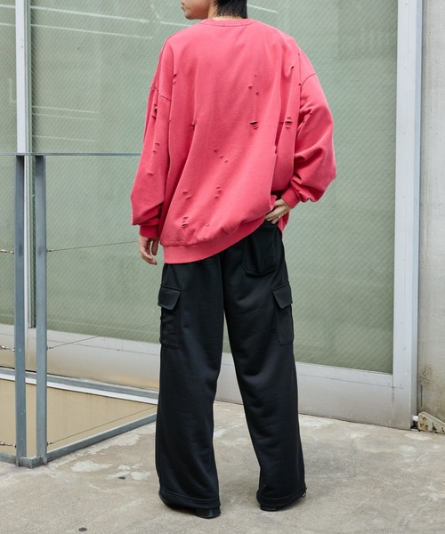 COLONY 2139（コロニートゥーワンスリーナイン）の「ピグメントダメージ裏毛クルー（GS）（スウェット・メンズ・アイボリー/レッド/ブラック・LARGE/MEDIUM）」の8枚目の写真