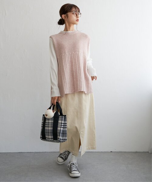 LBC(エルビーシー)の「コーデュロイIラインスカート(スカート・レディース・チャコールグレー/オフホワイト/ブルー/ダークオリーブ・M/L)」の21枚目の写真