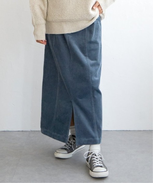 LBC(エルビーシー)の「コーデュロイIラインスカート(スカート・レディース・チャコールグレー/オフホワイト/ブルー/ダークオリーブ・M/L)」の1枚目の写真