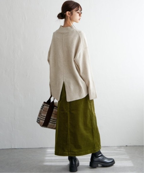 LBC(エルビーシー)の「コーデュロイIラインスカート(スカート・レディース・チャコールグレー/オフホワイト/ブルー/ダークオリーブ・M/L)」の7枚目の写真