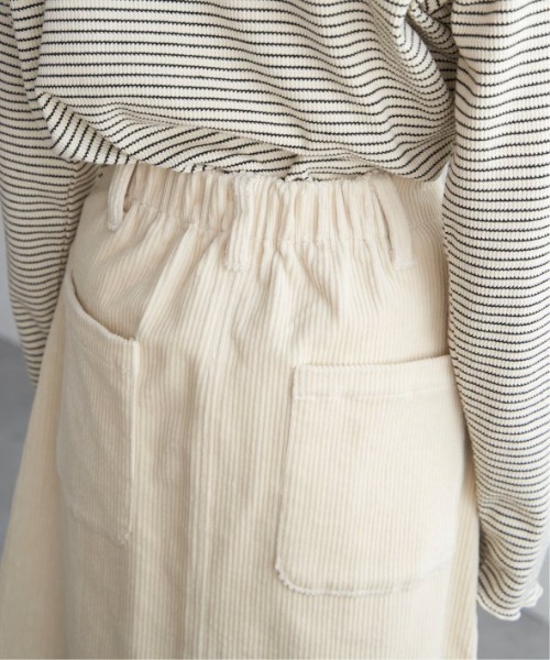 LBC(エルビーシー)の「コーデュロイIラインスカート(スカート・レディース・チャコールグレー/オフホワイト/ブルー/ダークオリーブ・M/L)」の17枚目の写真