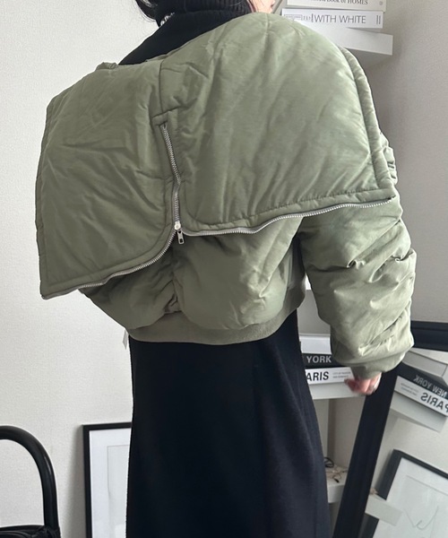 ULEULA（ウルア）の「シャーリング中綿ショートブルゾン（ブルゾン・レディース・カーキ/ブラック・FREE）」の21枚目の写真