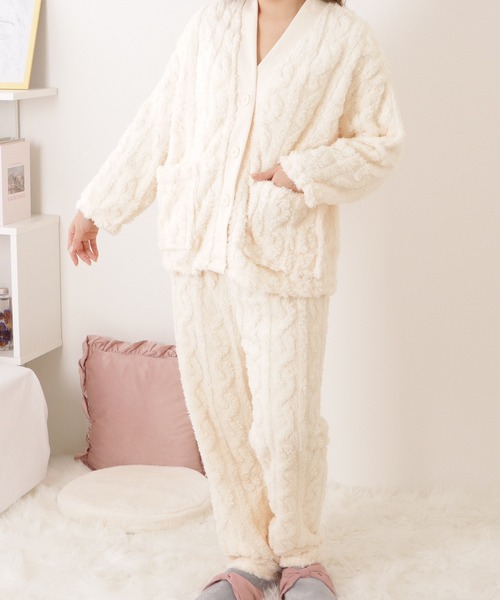 Lace Ladies(レースレディース)の「Vネックケーブル柄フランネルルームウエア(ルームウェア/パジャマ・レディース・アイボリー/グレー・M/XL)」の2枚目の写真