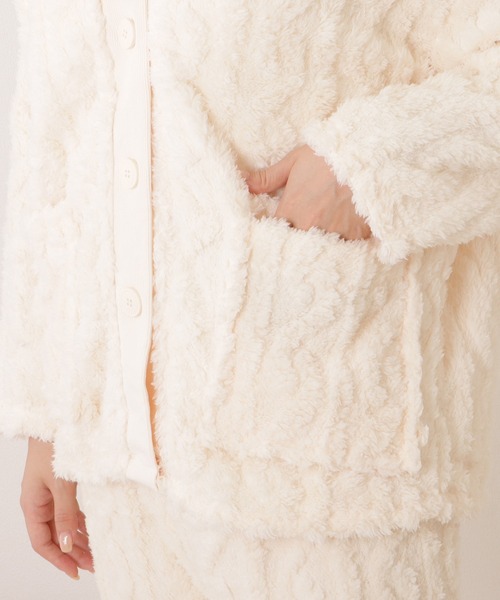 Lace Ladies(レースレディース)の「Vネックケーブル柄フランネルルームウエア(ルームウェア/パジャマ・レディース・アイボリー/グレー・M/XL)」の8枚目の写真