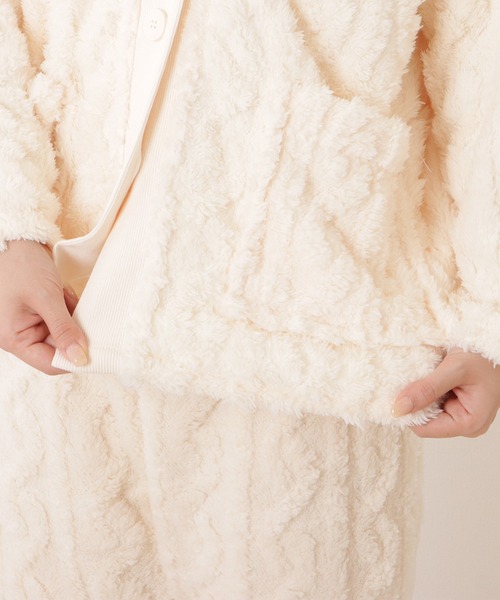 Lace Ladies(レースレディース)の「Vネックケーブル柄フランネルルームウエア(ルームウェア/パジャマ・レディース・アイボリー/グレー・M/XL)」の9枚目の写真