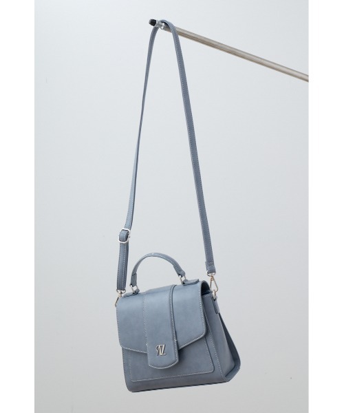 AZUL by moussy（アズールバイマウジー）の「AZモチーフワンハンドルフラップバッグ（ハンドバッグ・レディース・ライトブルー/ブラック/アイボリー・FREE）」の7枚目の写真