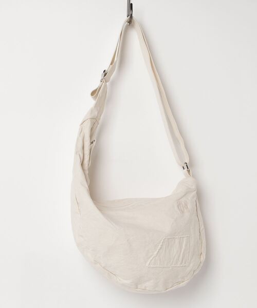 hobo（ホーボー）の「【hobo / ホーボー】SLING BAG DUCK CANVAS VINTAGE WASH（ボディバッグ/ウエストポーチ・メンズ・ナチュラル・FREE）」の9枚目の写真