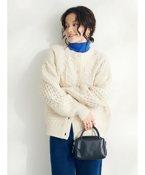 CRAFT STANDARD BOUTIQUE（クラフトスタンダードブティック）の「ケーブルパッチワークカーデイガン（カーディガン/ボレロ・レディース・レッド/ネイビー/ライトベージュ・FREE）」の4枚目の写真