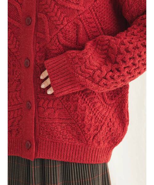 CRAFT STANDARD BOUTIQUE（クラフトスタンダードブティック）の「ケーブルパッチワークカーデイガン（カーディガン/ボレロ・レディース・レッド/ネイビー/ライトベージュ・FREE）」の8枚目の写真