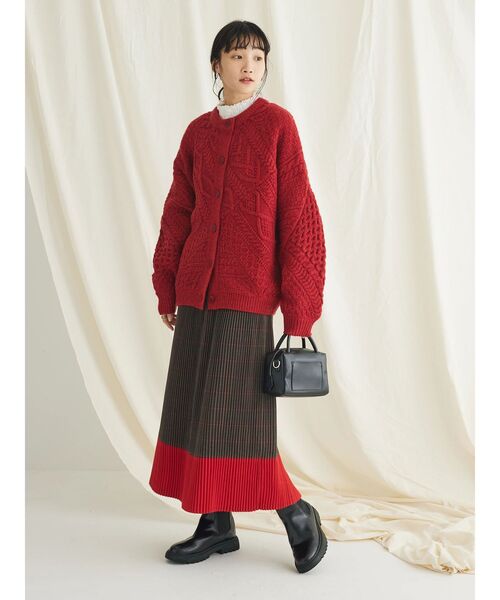 CRAFT STANDARD BOUTIQUE（クラフトスタンダードブティック）の「ケーブルパッチワークカーデイガン（カーディガン/ボレロ・レディース・レッド/ネイビー/ライトベージュ・FREE）」の10枚目の写真