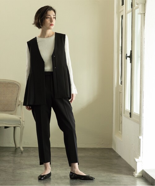 OPAQUE.CLIP（オペークドットクリップ）の「◆≪通勤・セレモニー/セットアップ対応≫ 前後差ヘムテーパードパンツ【ストレッチ/洗濯機洗い可】（その他パンツ・レディース・ベージュ/ブラック・36/38/40）」の5枚目の写真