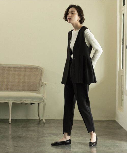 OPAQUE.CLIP（オペークドットクリップ）の「◆≪通勤・セレモニー/セットアップ対応≫ 前後差ヘムテーパードパンツ【ストレッチ/洗濯機洗い可】（その他パンツ・レディース・ベージュ/ブラック・36/38/40）」の8枚目の写真