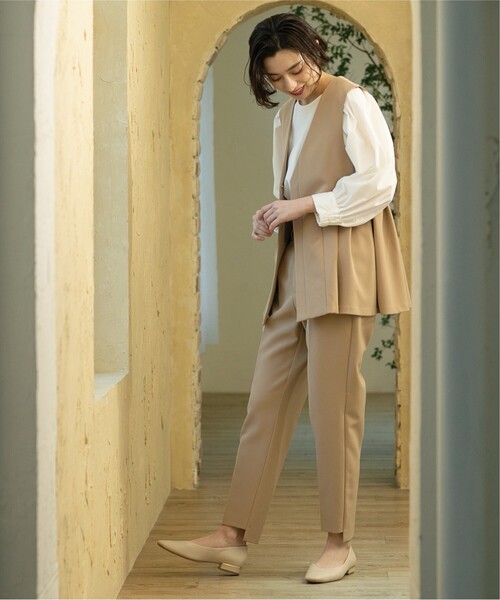 OPAQUE.CLIP（オペークドットクリップ）の「◆≪通勤・セレモニー/セットアップ対応≫ 前後差ヘムテーパードパンツ【ストレッチ/洗濯機洗い可】（その他パンツ・レディース・ベージュ/ブラック・36/38/40）」の9枚目の写真