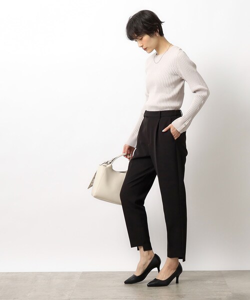 OPAQUE.CLIP（オペークドットクリップ）の「◆≪通勤・セレモニー/セットアップ対応≫ 前後差ヘムテーパードパンツ【ストレッチ/洗濯機洗い可】（その他パンツ・レディース・ベージュ/ブラック・36/38/40）」の16枚目の写真
