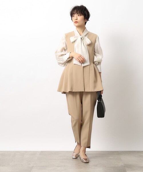 OPAQUE.CLIP（オペークドットクリップ）の「◆≪通勤・セレモニー/セットアップ対応≫ 前後差ヘムテーパードパンツ【ストレッチ/洗濯機洗い可】（その他パンツ・レディース・ベージュ/ブラック・36/38/40）」の18枚目の写真