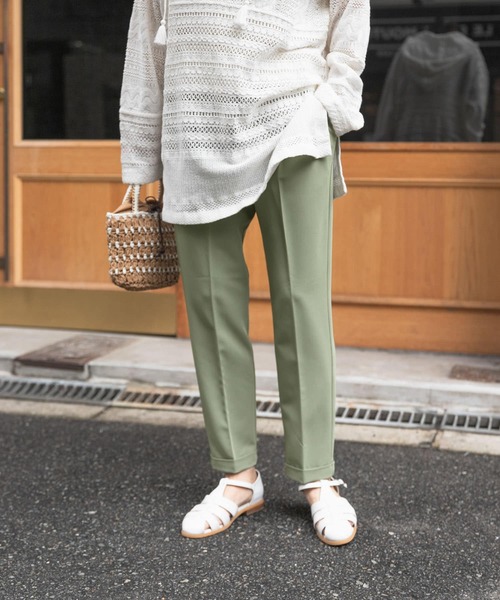 URBAN RESEARCH DOORS（アーバンリサーチドアーズ）の「ストレッチテーパードイージーパンツ（その他パンツ・レディース・ライトベージュ/ライトカーキ/ブラック・MEDIUM/SMALL/X-SMALL）」の4枚目の写真