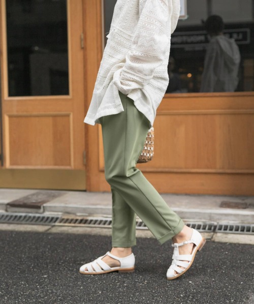 URBAN RESEARCH DOORS（アーバンリサーチドアーズ）の「ストレッチテーパードイージーパンツ（その他パンツ・レディース・ライトベージュ/ライトカーキ/ブラック・MEDIUM/SMALL/X-SMALL）」の7枚目の写真