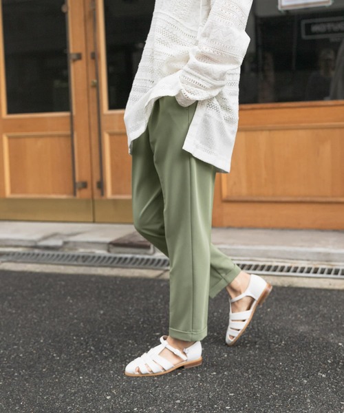 URBAN RESEARCH DOORS（アーバンリサーチドアーズ）の「ストレッチテーパードイージーパンツ（その他パンツ・レディース・ライトベージュ/ライトカーキ/ブラック・MEDIUM/SMALL/X-SMALL）」の8枚目の写真