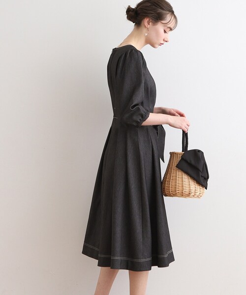 couture brooch（クチュールブローチ）の「◆【リボン付け外し2WAY/洗える】デニムライクワンピース（ワンピース・レディース・ブラック/ブルー系その他・36/38/40/42）」の8枚目の写真