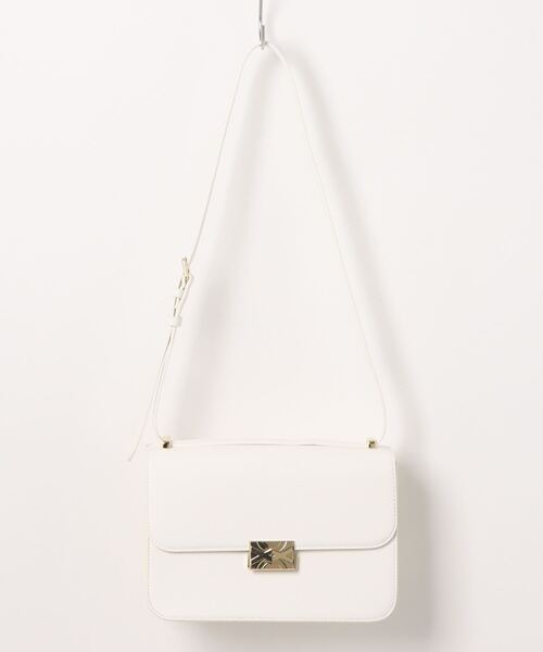 BENETTON (UNITED COLORS OF BENETTON)（ベネトンユナイテッドカラーズオブベネトン）の「メタルロゴフェイクレザーミディアムショルダーバッグ（ショルダーバッグ・レディース・ブラック/ホワイト・FREE）」の6枚目の写真