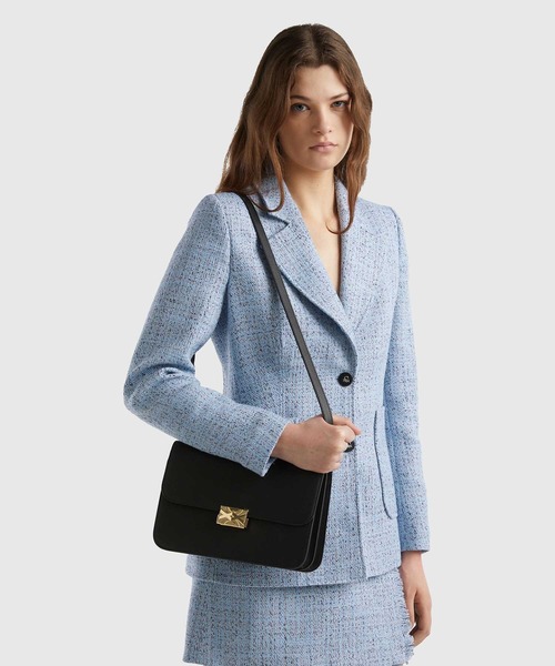 BENETTON (UNITED COLORS OF BENETTON)（ベネトンユナイテッドカラーズオブベネトン）の「メタルロゴフェイクレザーミディアムショルダーバッグ（ショルダーバッグ・レディース・ブラック/ホワイト・FREE）」の13枚目の写真