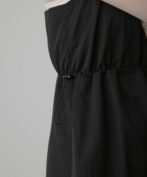 FREE'S MART(フリーズマート)の「◇ナイロンドロストシャーリングジャンスカ(ワンピース・レディース・ホワイト/ブラック・MEDIUM/SMALL)」の12枚目の写真