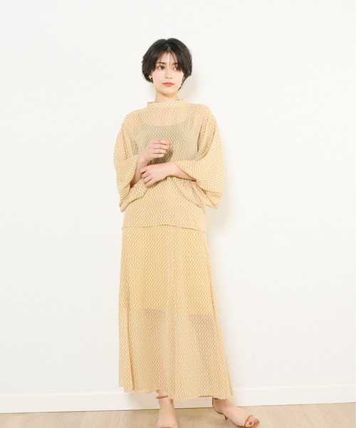 INED CLARO(イネドクラロ)の「ジオメトリックプリントブラウス【セットアップ対応】(シャツ/ブラウス・レディース・グレー/ベージュ/グリーン・フリー)」の12枚目の写真