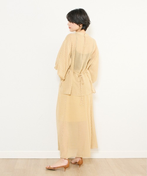 INED CLARO(イネドクラロ)の「ジオメトリックプリントブラウス【セットアップ対応】(シャツ/ブラウス・レディース・グレー/ベージュ/グリーン・フリー)」の22枚目の写真