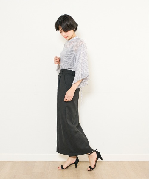 INED CLARO(イネドクラロ)の「ジオメトリックプリントブラウス【セットアップ対応】(シャツ/ブラウス・レディース・グレー/ベージュ/グリーン・フリー)」の7枚目の写真