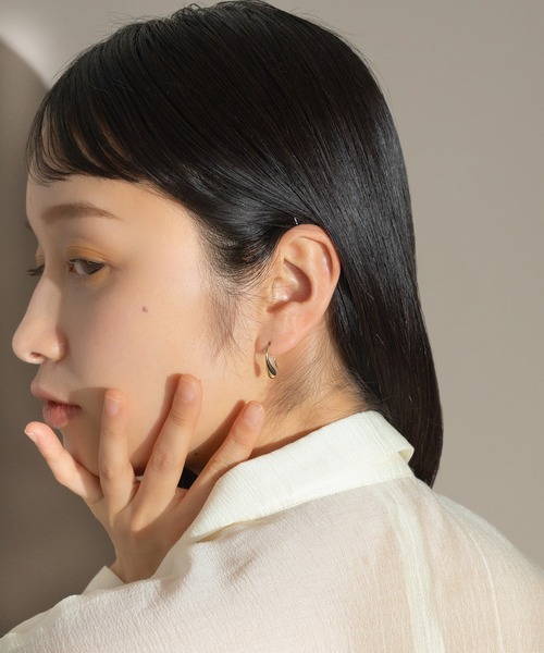 voov(ブーブ)の「ドロップ ニュアンス フック ピアス パール バックキャッチ(ピアス(両耳用)・レディース・ゴールド/シルバー・フリー)」の17枚目の写真