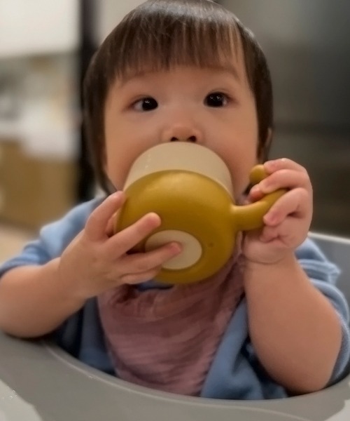 meroware（メロウウェア）の「AYA ファーストカップ（マグ/哺乳瓶/お食事グッズ・キッズ・その他1/その他2/その他3・FREE）」の2枚目の写真