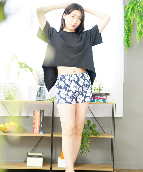 Ungrid（アングリッド）の「【ムラサキスポーツ限定】UNGRID/アングリッド 水陸両用 無地カッティングTシャツ/ラッシュガード   SS240801（Tシャツ/カットソー・レディース・ブラック/オフホワイト・M）」の11枚目の写真