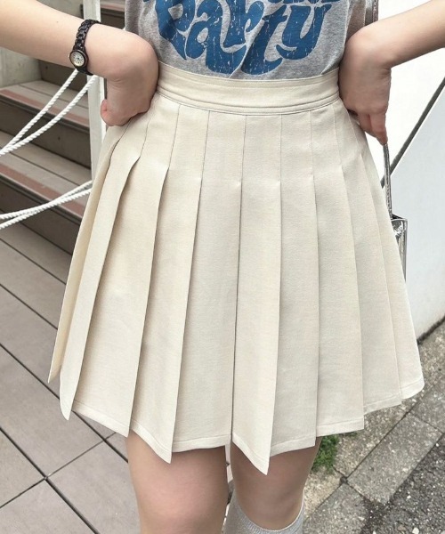 F i.n.t（フィント）の「プリーツミニスカート/fint（スカート・レディース・アイボリー/グレー/ネイビー・FREE）」の2枚目の写真