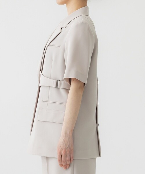 UNITED TOKYO（ユナイテッドトウキョウ）の「トリクシオンハーフスリーブサマージャケット｜セットアップ/半袖/夏服（テーラードジャケット・レディース・ブラック/ベージュ・1/2）」の5枚目の写真