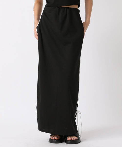 FOREVER 21(フォーエバー トゥエンティーワン)の「【2024SS】トラックナロースカート(スカート・レディース・ライトブルー/ブラック・SMALL/MEDIUM)」の2枚目の写真