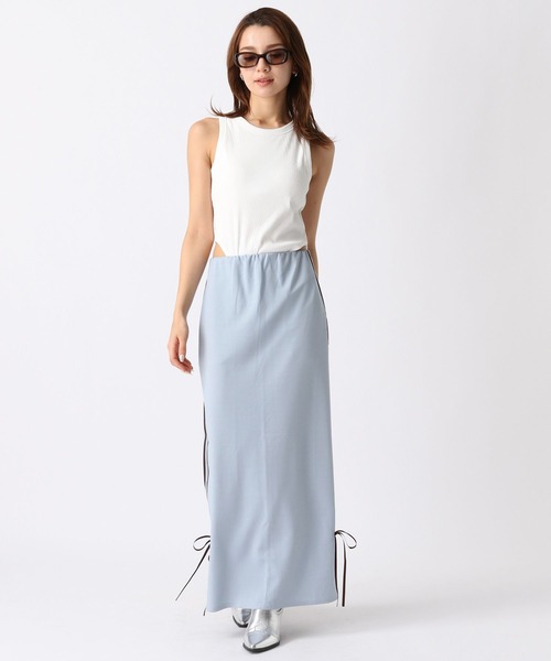 FOREVER 21(フォーエバー トゥエンティーワン)の「【2024SS】トラックナロースカート(スカート・レディース・ライトブルー/ブラック・SMALL/MEDIUM)」の4枚目の写真
