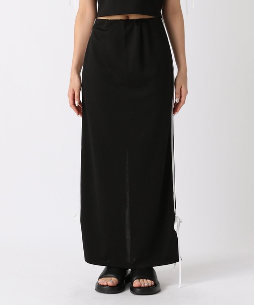 FOREVER 21(フォーエバー トゥエンティーワン)の「【2024SS】トラックナロースカート(スカート・レディース・ライトブルー/ブラック・SMALL/MEDIUM)」の19枚目の写真