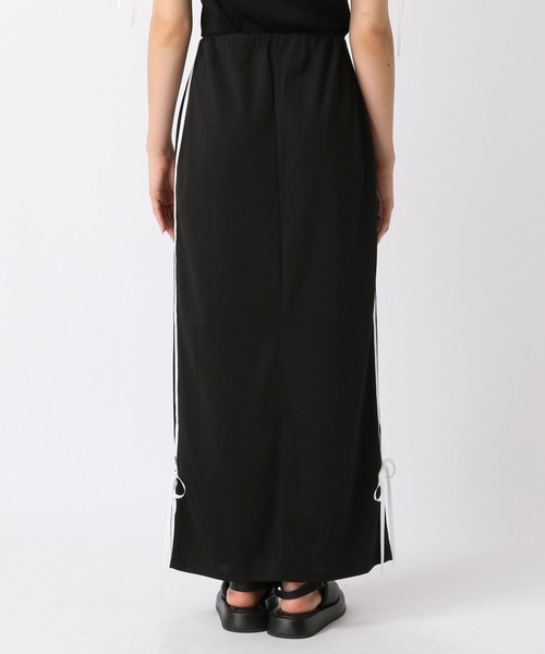 FOREVER 21(フォーエバー トゥエンティーワン)の「【2024SS】トラックナロースカート(スカート・レディース・ライトブルー/ブラック・SMALL/MEDIUM)」の17枚目の写真