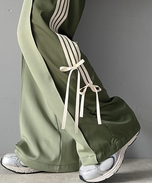 mily bilet（ミウィビレット）の「【mily bilet】ゆるっとキメて、ちゃんと可愛い。サイド リボン ２WAY 素材切り替え ワイド トラックパンツ（その他パンツ・レディース・ベージュ/ブラック/カーキ/チャコールグレー・LARGE/MEDIUM/SMALL/X-LARGE）」の15枚目の写真