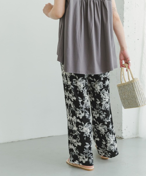 ITEMS URBANRESEARCH(アイテムズ アーバンリサーチ)の「プリントイージーワイドパンツ(その他パンツ・レディース・ブラック/キャメル・FREE)」の5枚目の写真