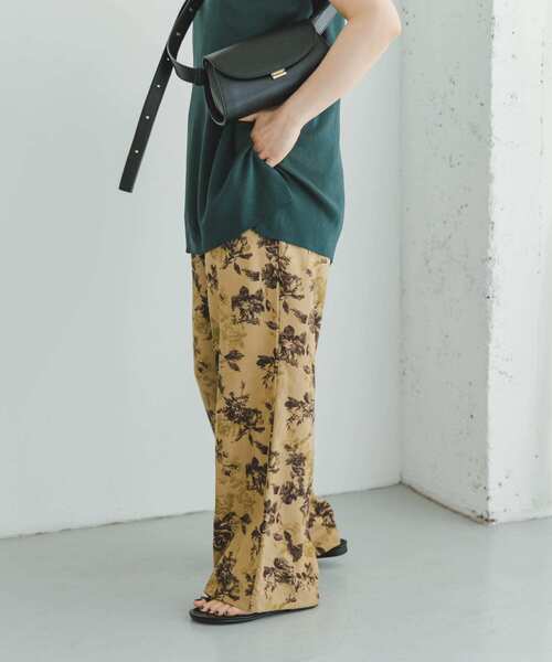 ITEMS URBANRESEARCH(アイテムズ アーバンリサーチ)の「プリントイージーワイドパンツ(その他パンツ・レディース・ブラック/キャメル・FREE)」の10枚目の写真
