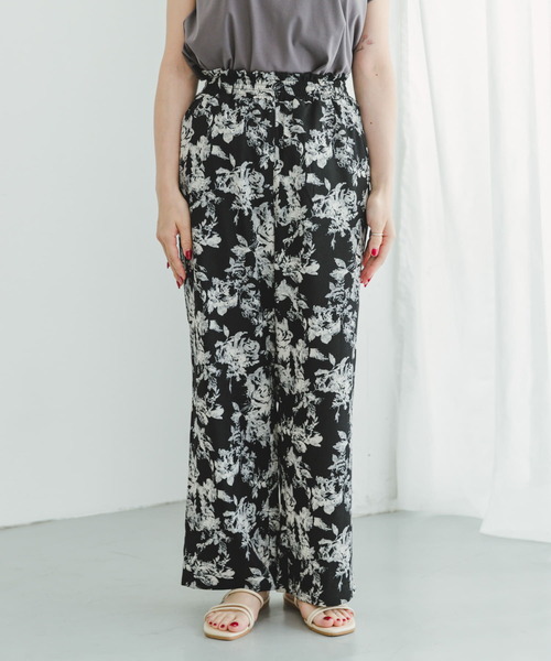 ITEMS URBANRESEARCH(アイテムズ アーバンリサーチ)の「プリントイージーワイドパンツ(その他パンツ・レディース・ブラック/キャメル・FREE)」の14枚目の写真