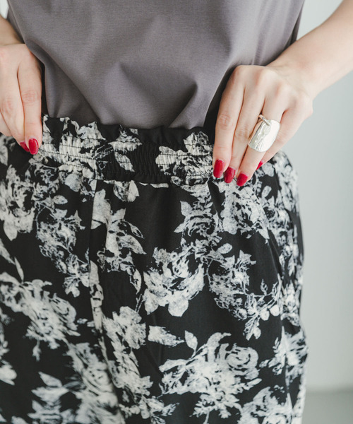 ITEMS URBANRESEARCH(アイテムズ アーバンリサーチ)の「プリントイージーワイドパンツ(その他パンツ・レディース・ブラック/キャメル・FREE)」の17枚目の写真