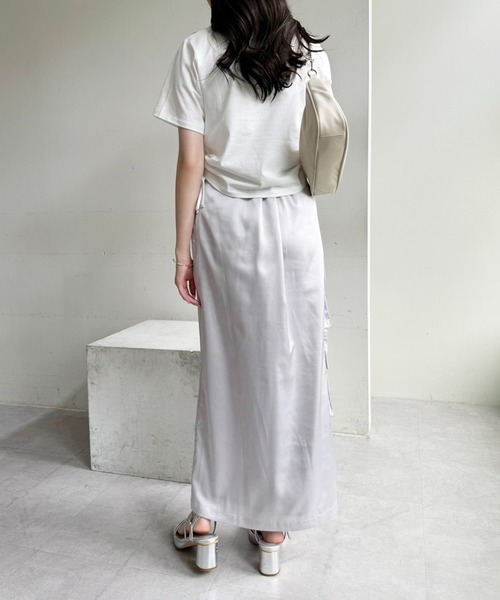 one after another NICE CLAUP（ワンアフターアナザーナイスクラップ）の「【OTONA NICE】カーゴポケットサテンスカート（スカート・レディース・アイボリー/グレー/ブラック・SMALL/MEDIUM）」の16枚目の写真