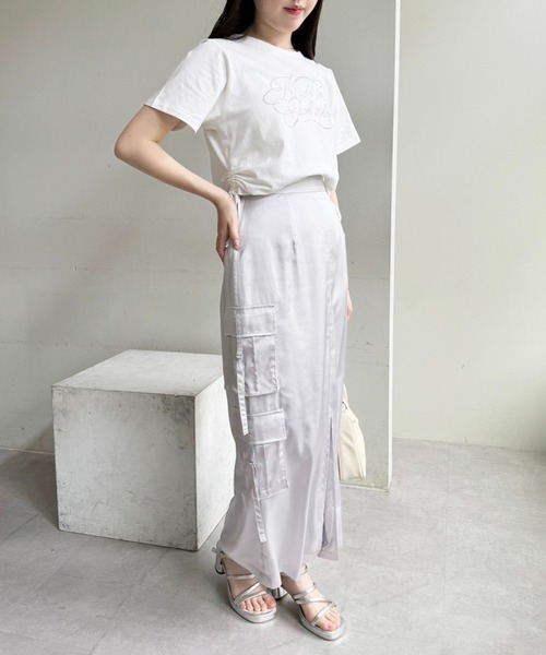 one after another NICE CLAUP（ワンアフターアナザーナイスクラップ）の「【OTONA NICE】カーゴポケットサテンスカート（スカート・レディース・アイボリー/グレー/ブラック・SMALL/MEDIUM）」の17枚目の写真