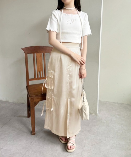 one after another NICE CLAUP（ワンアフターアナザーナイスクラップ）の「【OTONA NICE】カーゴポケットサテンスカート（スカート・レディース・アイボリー/グレー/ブラック・SMALL/MEDIUM）」の4枚目の写真