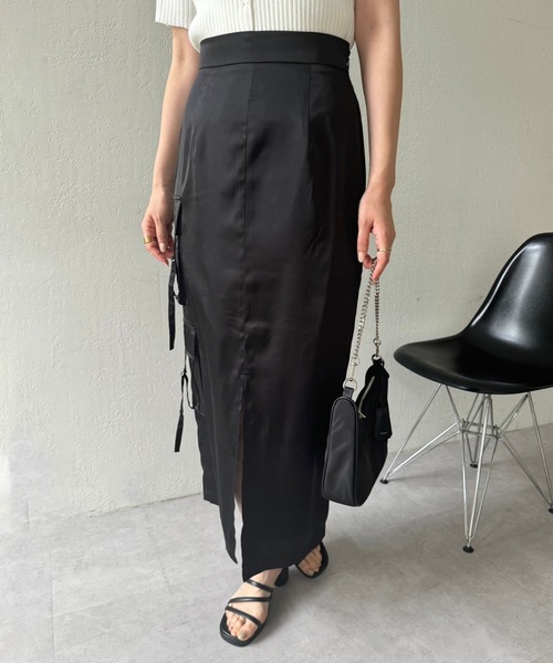 one after another NICE CLAUP（ワンアフターアナザーナイスクラップ）の「【OTONA NICE】カーゴポケットサテンスカート（スカート・レディース・アイボリー/グレー/ブラック・SMALL/MEDIUM）」の14枚目の写真