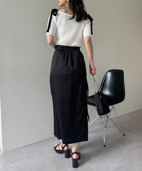 one after another NICE CLAUP（ワンアフターアナザーナイスクラップ）の「【OTONA NICE】カーゴポケットサテンスカート（スカート・レディース・アイボリー/グレー/ブラック・SMALL/MEDIUM）」の12枚目の写真