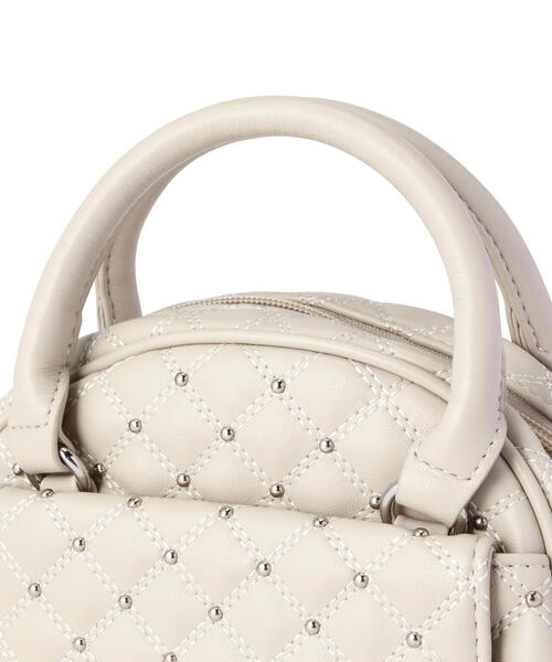 NATURAL BEAUTY BASIC（ナチュラルビューティーベーシック）の「◇【Oggi掲載】マイクロスタッズキルトボストンバッグ（ボストンバッグ・レディース・ブラック/グレー・ﾌﾘ-）」の7枚目の写真